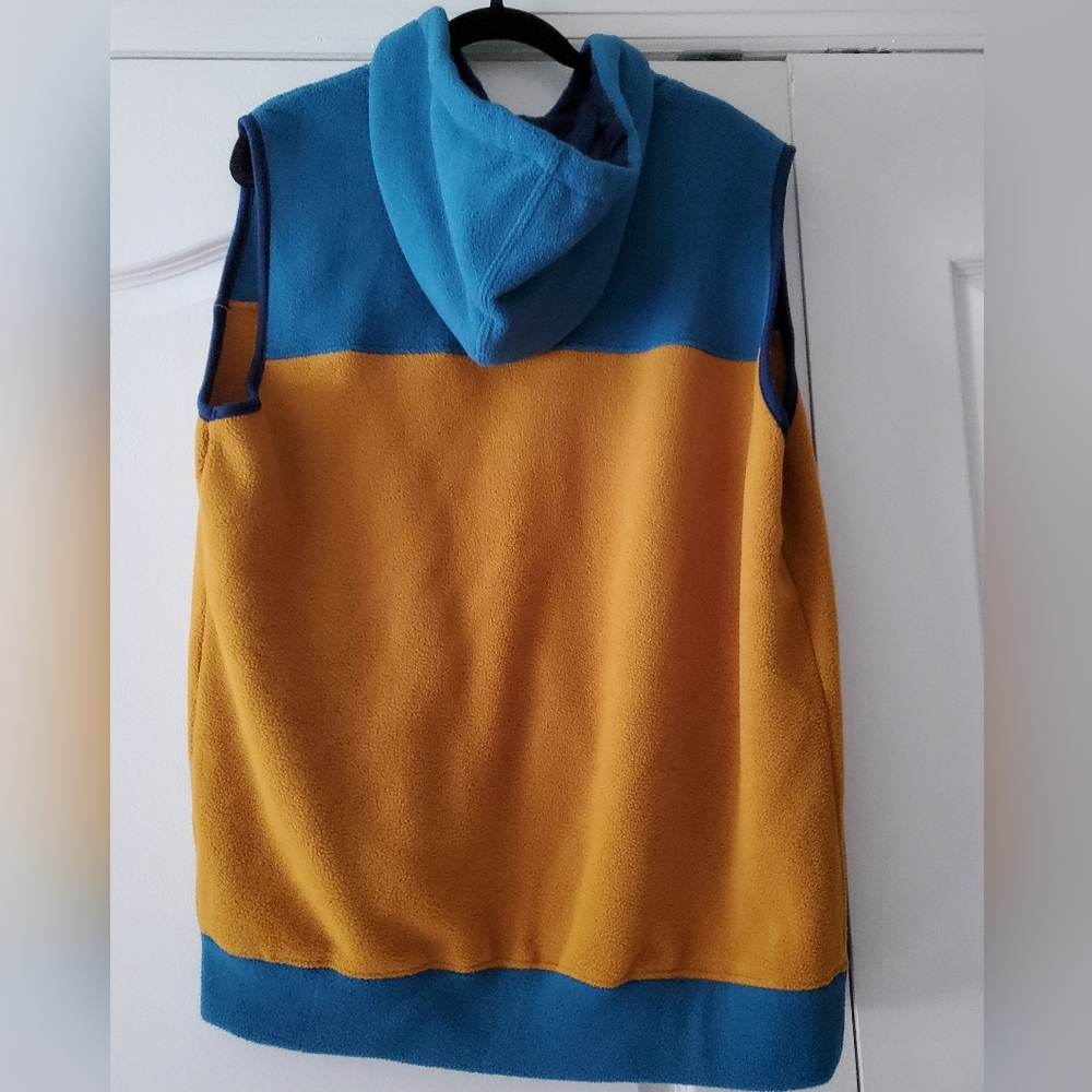 Men's Colorblock Full Zip Fleece - Picture 2 of 3